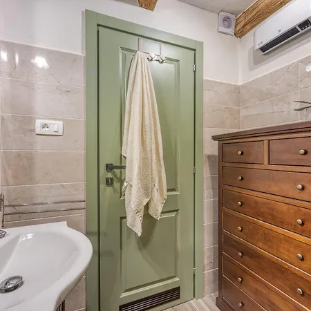 Istrian Hideaway Anton - Happy *