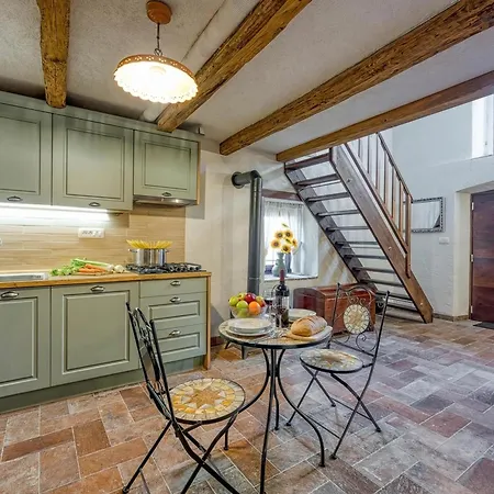 Appartement Anton's Istrian Stone House Near - Happy
