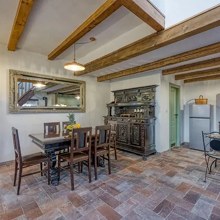 Anton's Istrian Stone House Near - Happy *