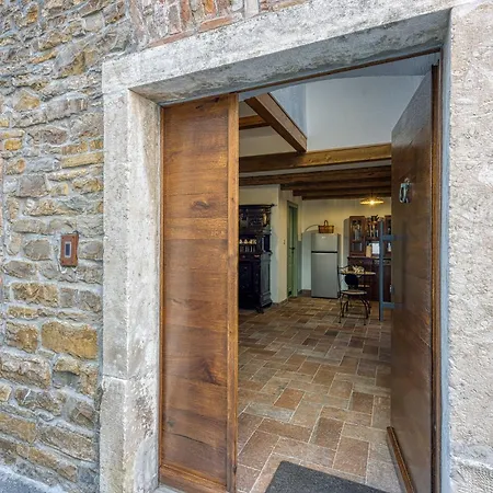 Anton's Istrian Stone House Near - Happy *