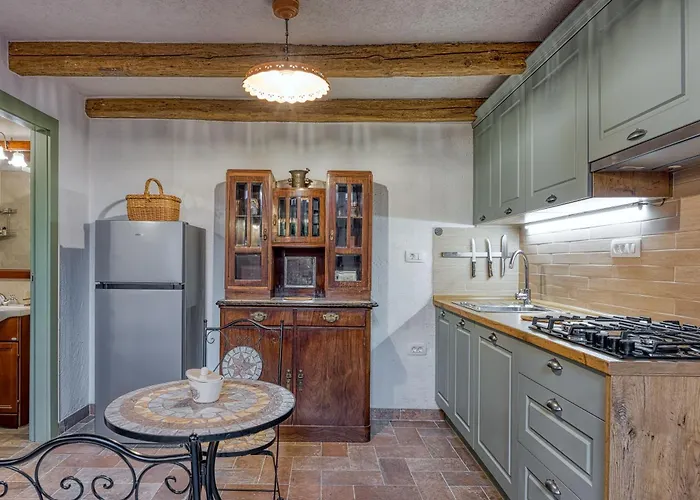 Istrian Hideaway Anton - Happy Apartment Koper